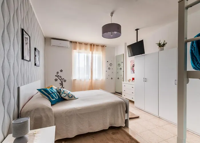 ｐｏｍｐｅｉ ｉｎ ｌｏｖｅ *